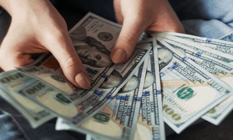 استقرار الدولار وتحرك العملات العربية أمام الجنيه