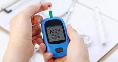 فخ "الساعات الذكية".. تحذيرات طبية من أجهزة رخيصة تدّعي قياس السكر بدون وخز