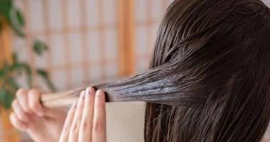 تألقي في العيد.. 5 وصفات طبيعية لفرد الشعر وزيادة نعومته بلمسات منزلية