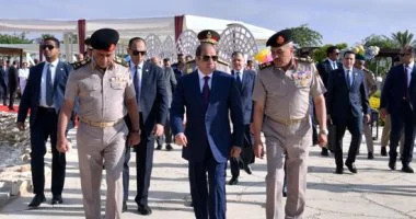 الرئيس السيسي يؤدي صلاة عيد الأضحى في العاصمة الإدارية ويشارك الحضور تناول الإفطار