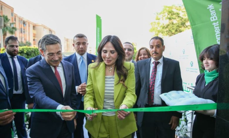 وزيرة الإسكان تفتتح مركز الإسكان المتخصص التابع لبنك التعمير والإسكان