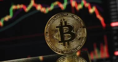 زلزال في سوق الكريبتو.. بيتكوين تهبط لأدنى مستوياتها في 22 شهراً وسط تصاعد ضغوط البيع